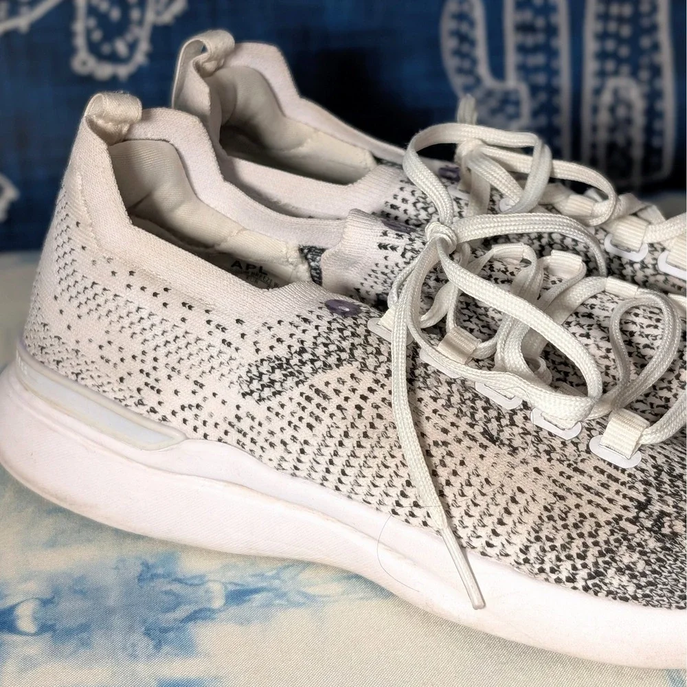 APL TechLoom Breeze Sneakers White Black Ombre Women's Size 10